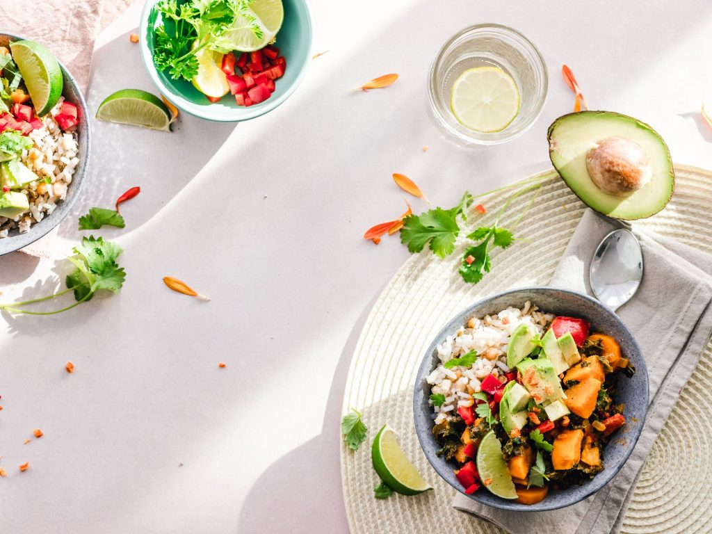 Friss és szattvikus ételek