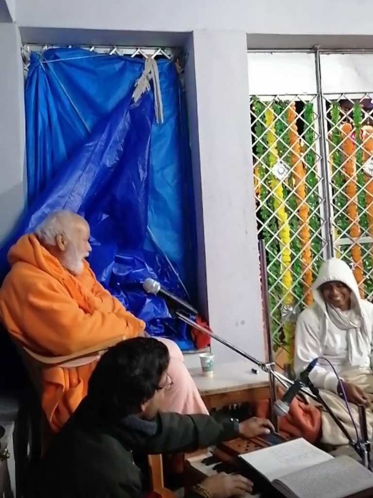 Kirtan a Siva templomban